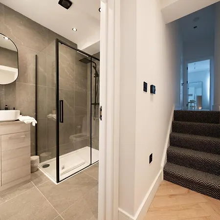 The Battersea Scenery - Elegant 2Bdr Flat Apartment London Exterior photo