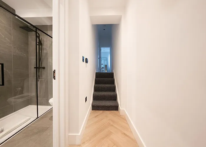 The Battersea Scenery - Elegant 2Bdr Flat